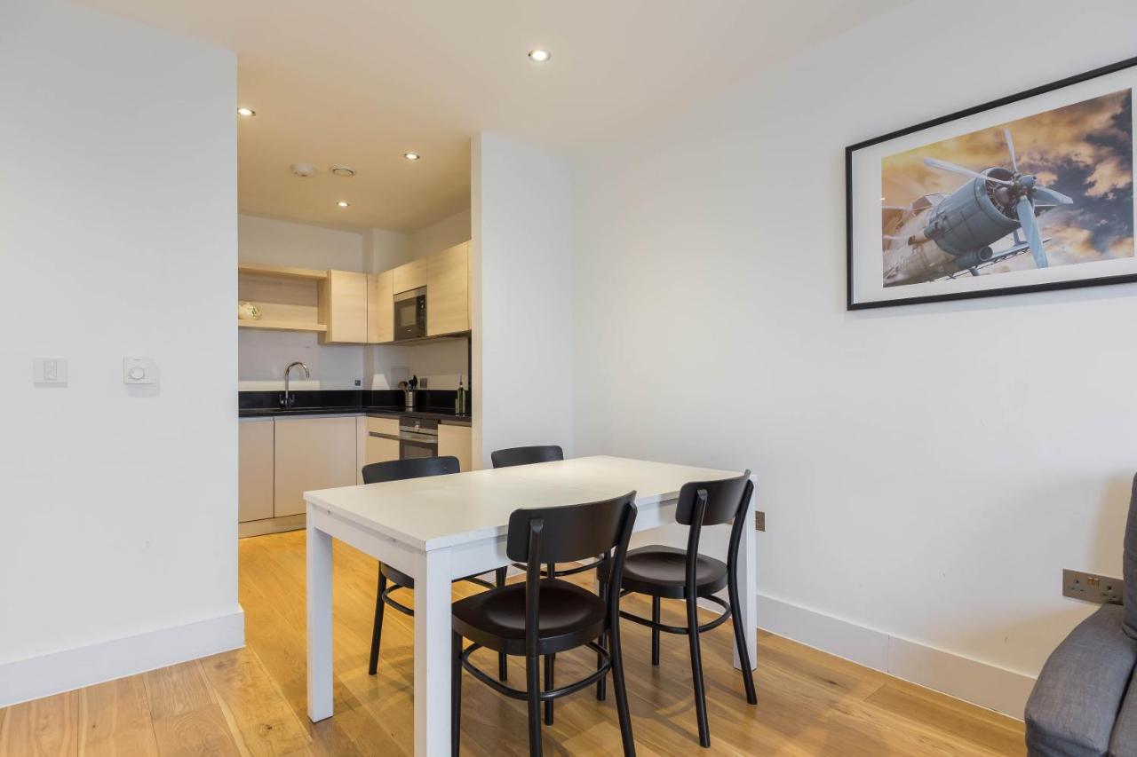 Portobello Apt With Floor-To-Ceiling Views Londra Exterior foto