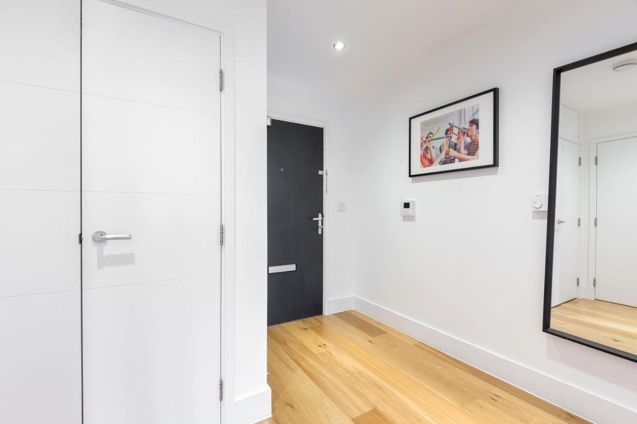 Portobello Apt With Floor-To-Ceiling Views Londra Exterior foto