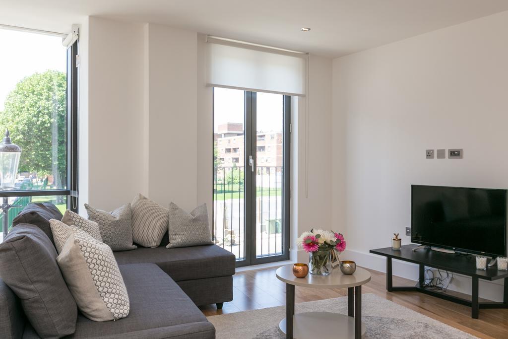Portobello Apt With Floor-To-Ceiling Views Londra Exterior foto