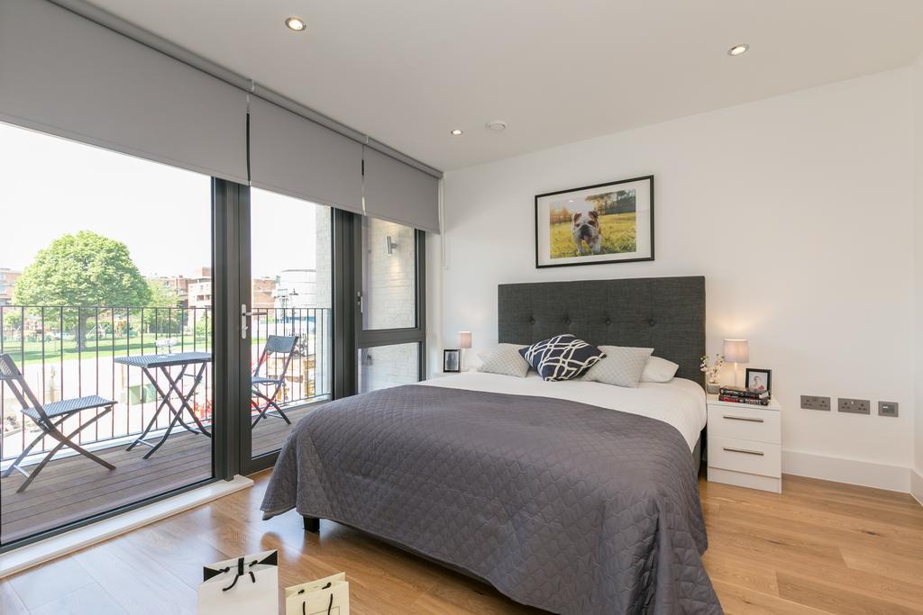 Portobello Apt With Floor-To-Ceiling Views Londra Exterior foto