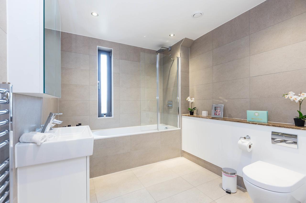 Portobello Apt With Floor-To-Ceiling Views Londra Exterior foto